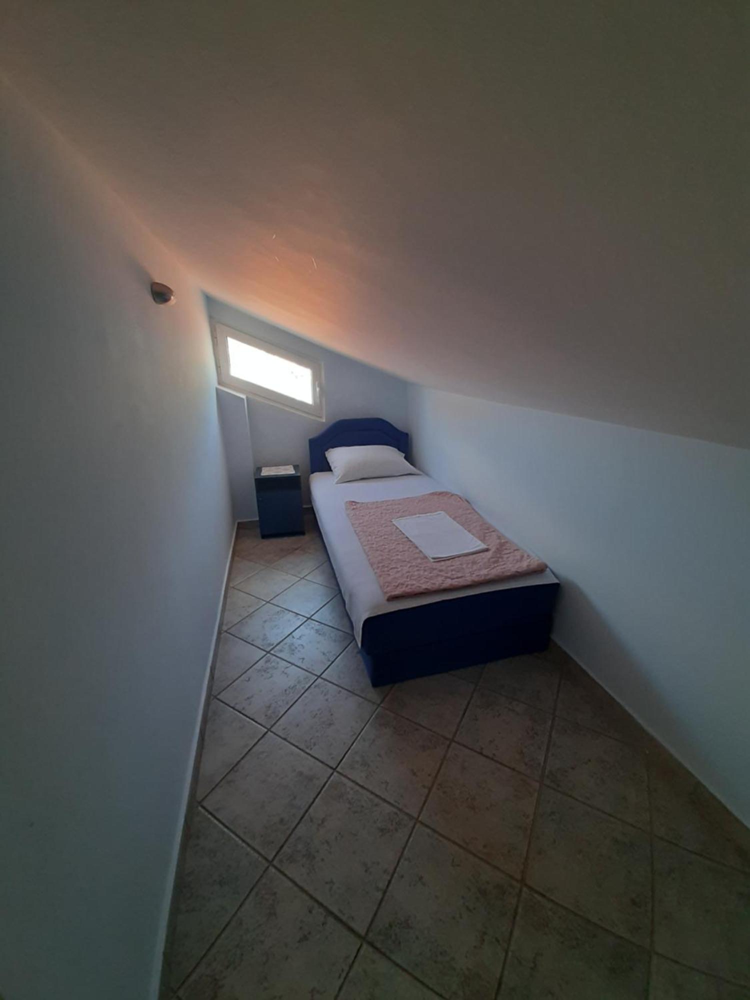 Apartments Mitrovici Milocer Свети-Стефан Экстерьер фото